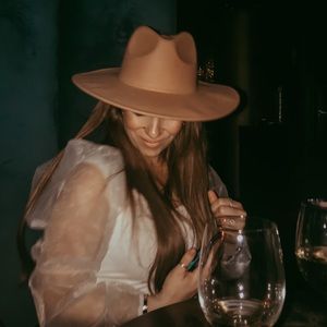 Meet your Posher, Jennifer